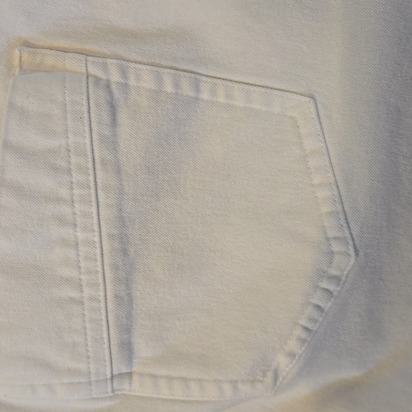 Chico's Size 2 Straight Leg White Denim Jeans Capris 4-pocket Women size 12 (M) - Picture 6 of 16